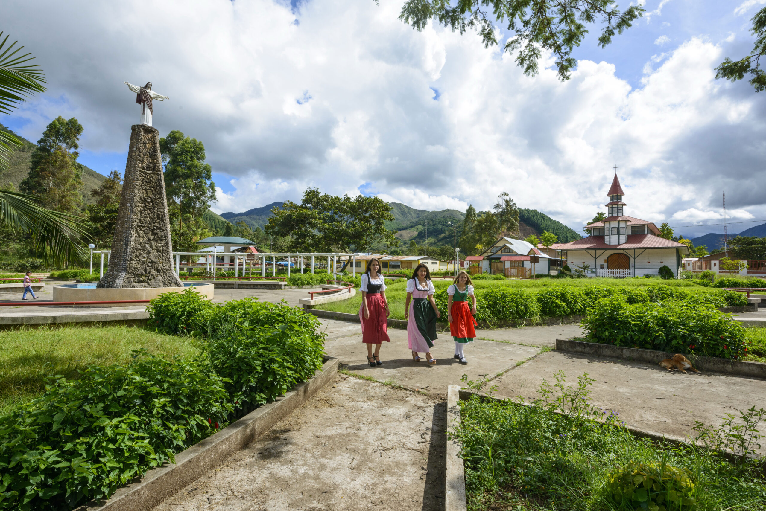 Plaza Principal de Chontabamba